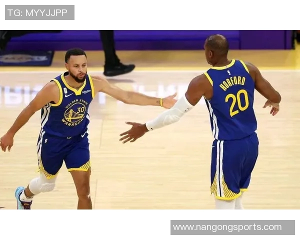 勇士主场对决开拓者首发阵容揭晓库里领衔穆迪理查德巴特勒追梦齐上阵 勇士主场对决开拓者首发阵容揭晓库里领衔穆迪理查德巴特勒追梦齐上阵