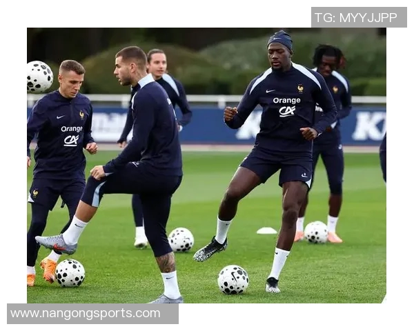 科纳特为加盟皇马努力学习西语与姆巴佩训练互动 科纳特为加盟皇马努力学习西语与姆巴佩训练互动