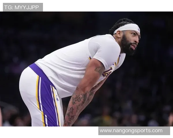 浓眉谈比赛表现:面对包夹我努力传球助队友得分 浓眉谈比赛表现:面对包夹我努力传球助队友得分