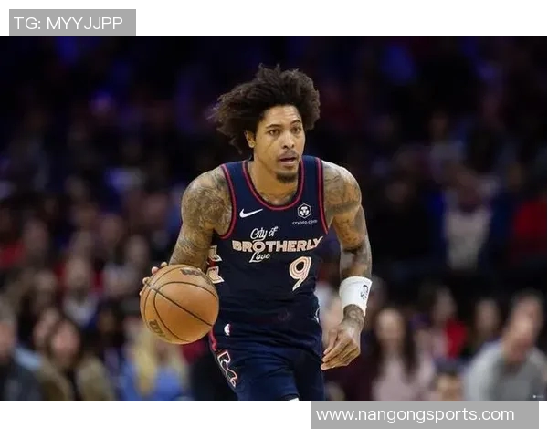 乌布雷半场表现全面贡献12分5板2助2断1帽展现全能实力 乌布雷半场表现全面贡献12分5板2助2断1帽展现全能实力