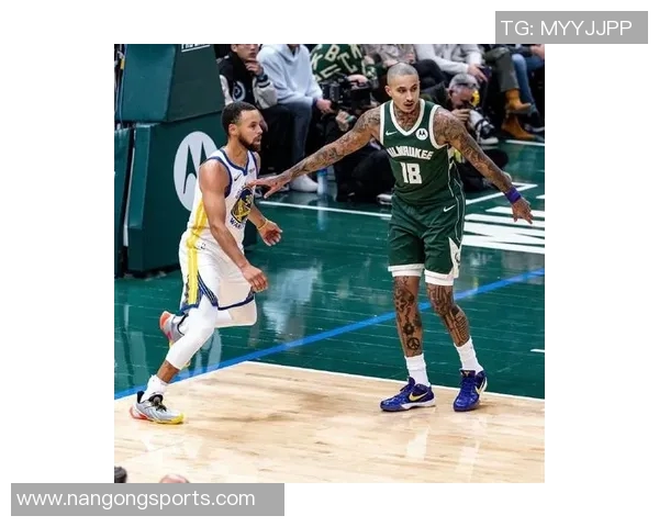 库兹马上半场表现抢眼9投7中砍下18分并罚球5中4助球队争胜