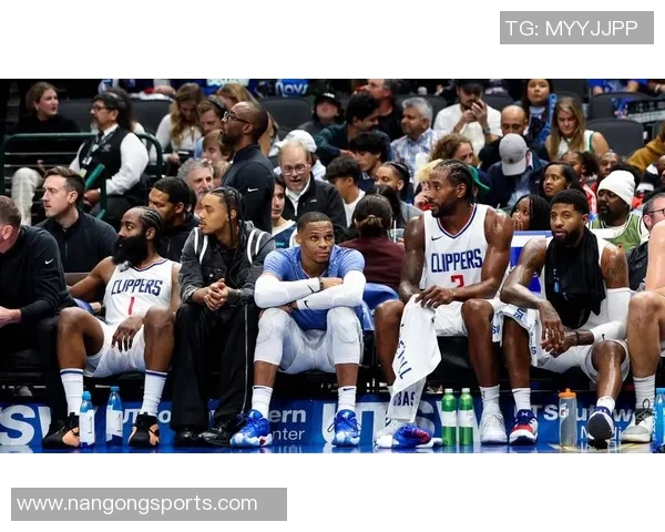 快船队近15场比赛惨遭13负记者感叹崩盘速度令人震惊