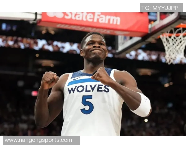 爱德华兹坦言追求总冠军不在乎最佳防守球员荣誉 爱德华兹坦言追求总冠军不在乎最佳防守球员荣誉