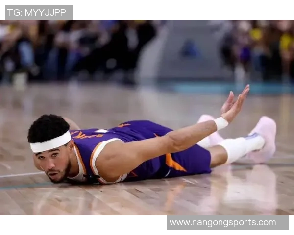 布克谈库里为Nike招募球鞋自由球员的努力与期待 布克谈库里为Nike招募球鞋自由球员的努力与期待