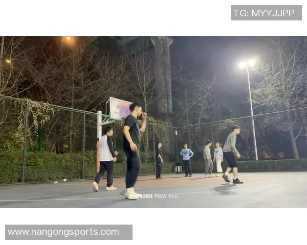 布克与中文布克合影互动投篮视频引发球迷热议